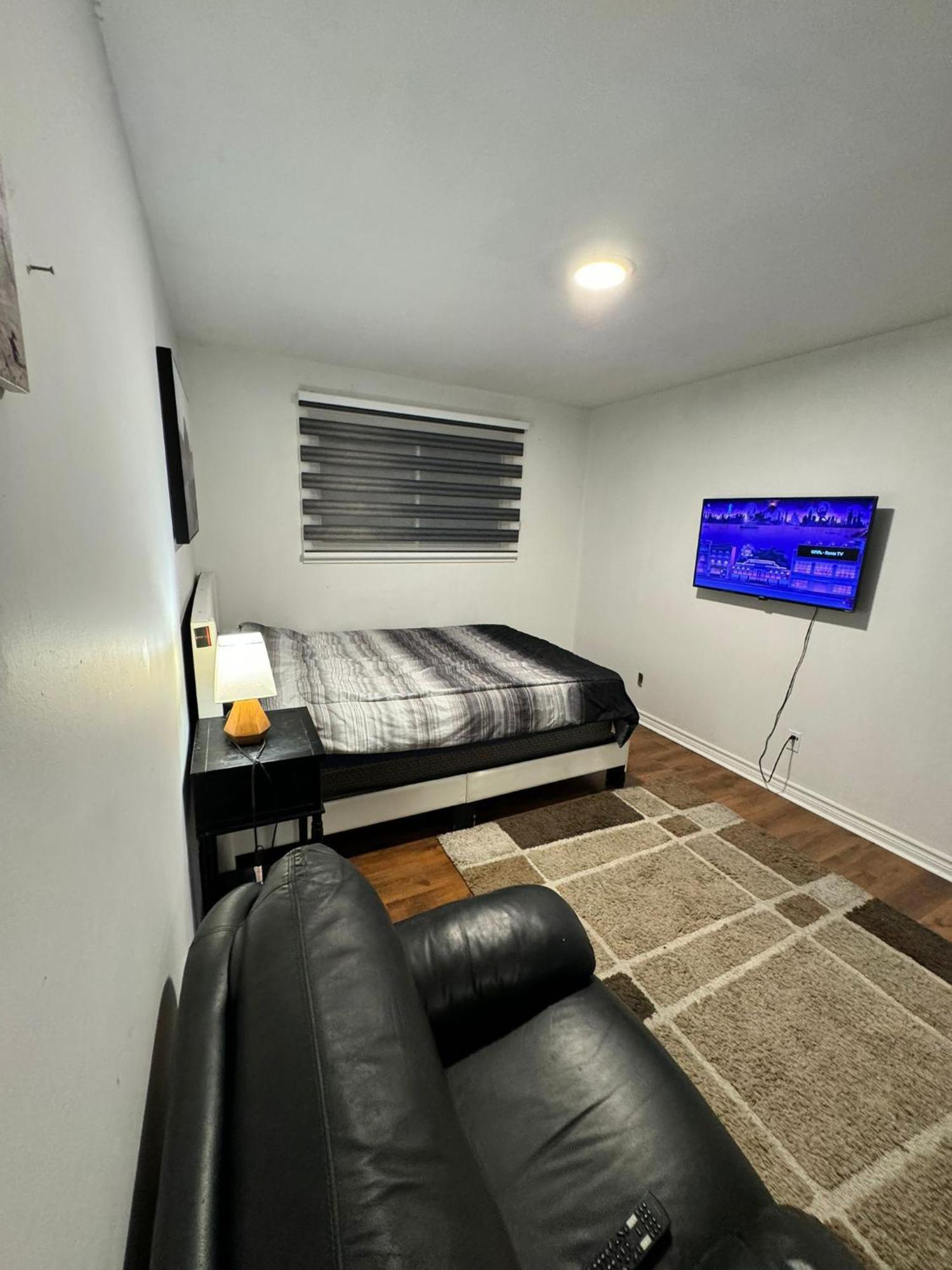 28 Bingham Road Hotel Брамптън Екстериор снимка